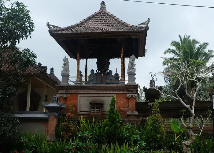 ロッジ Gunung Kawi House