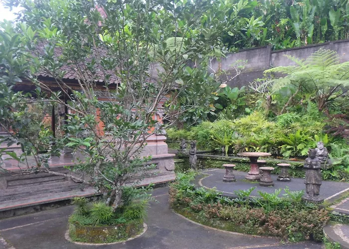 Gunung Kawi House Lodge *