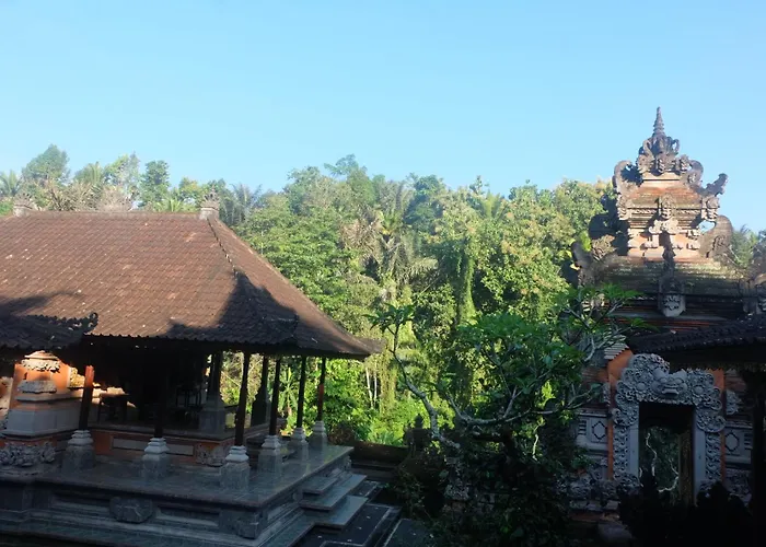 ロッジ Gunung Kawi House *